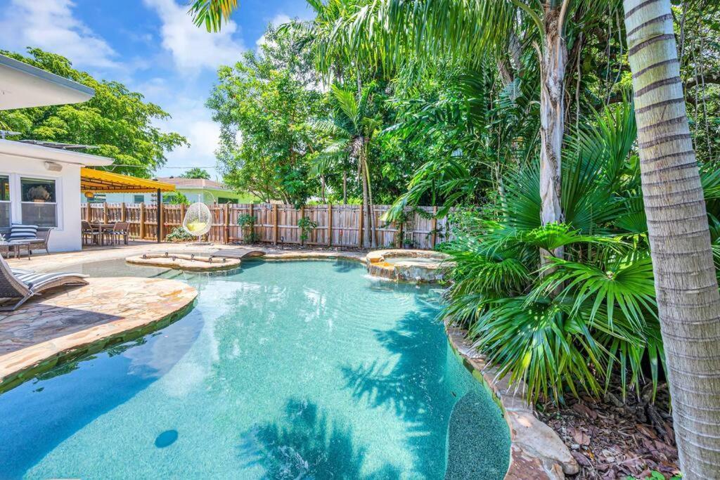 Villa Modern Tropical Pool House North Miami Hot Tub Exterior foto